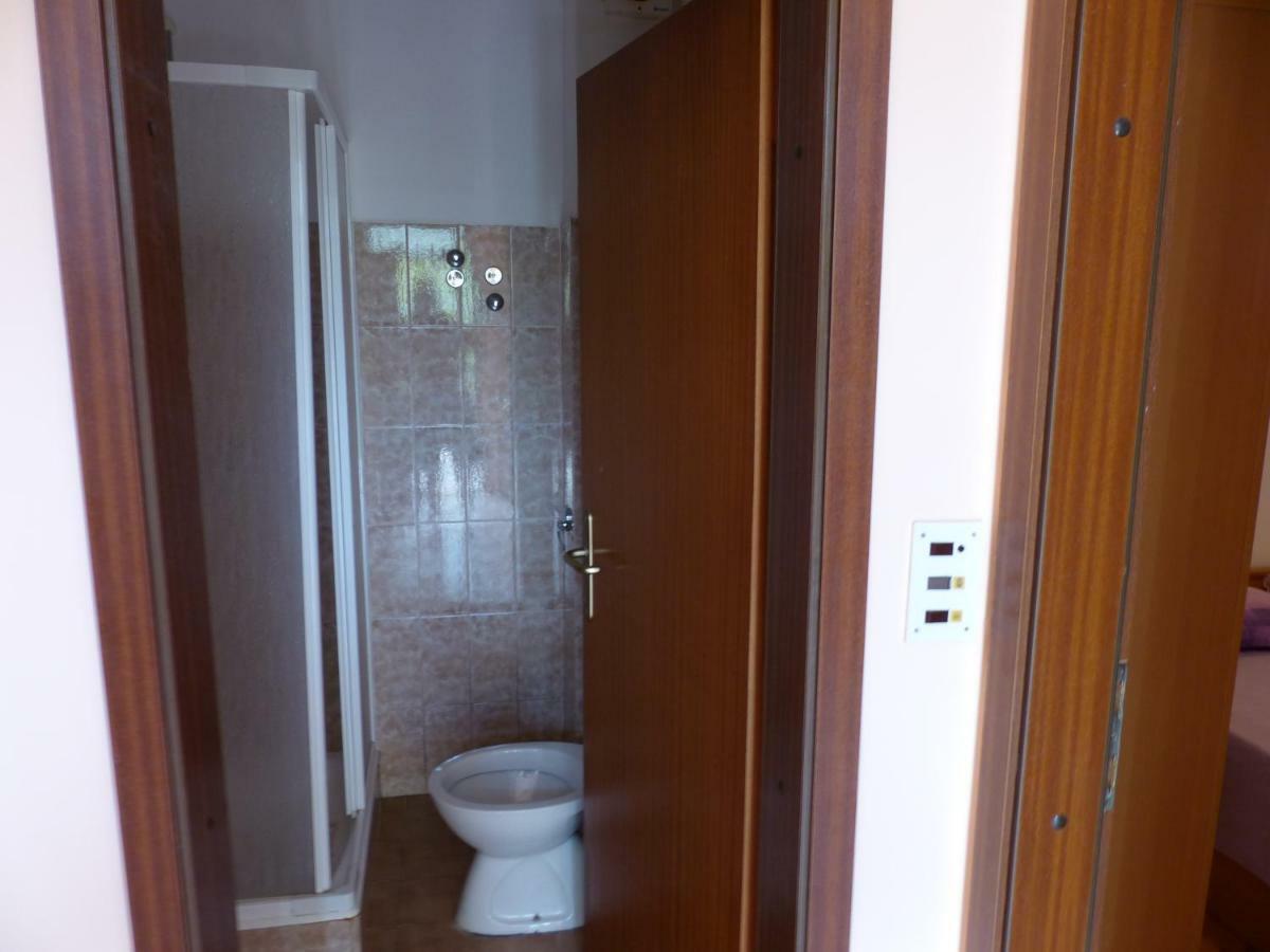 Apartment Ana Krnica Exterior photo