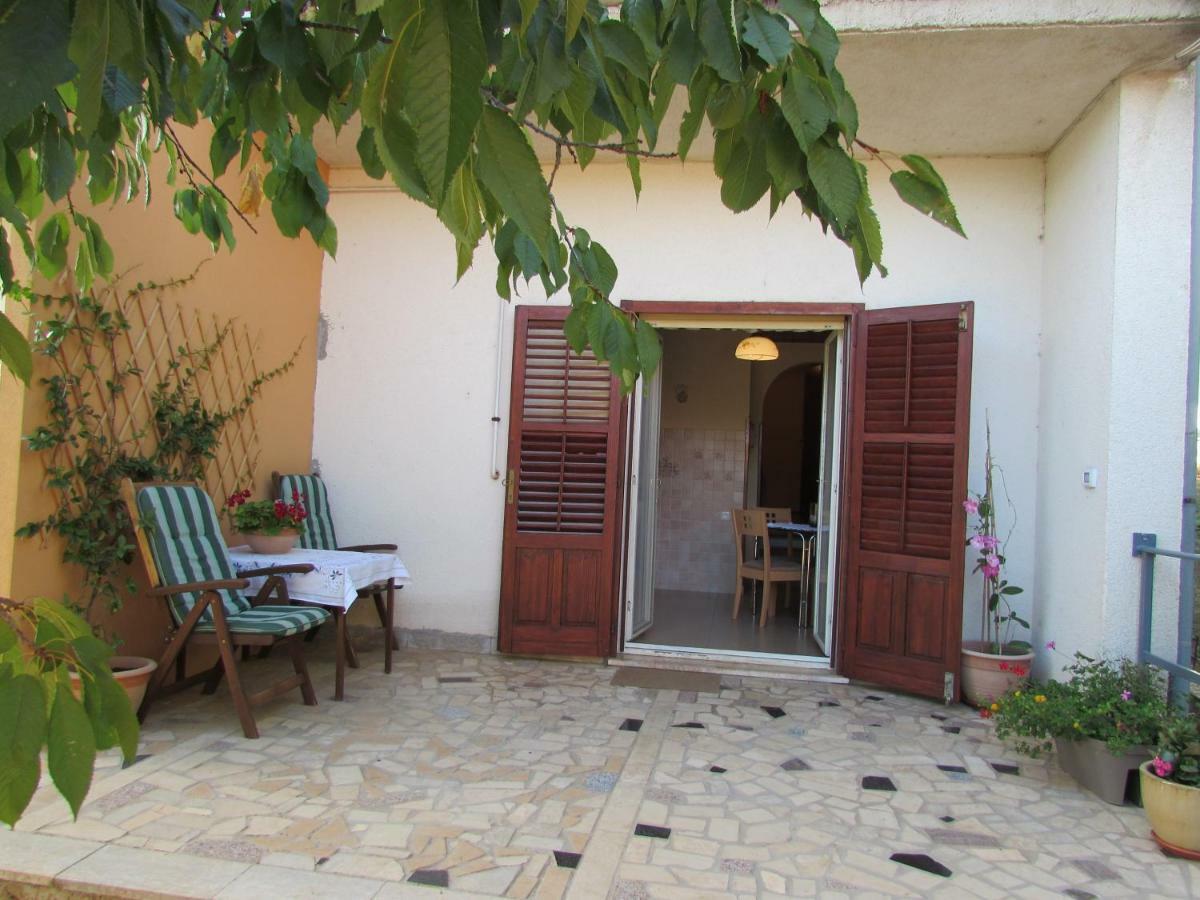 Apartment Ana Krnica Exterior photo